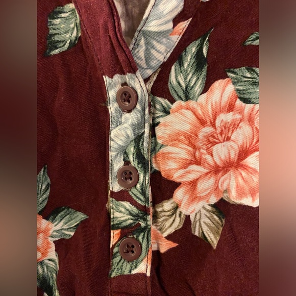 Torrid maroon dress with floral print. Size 1 - Picture 3 of 6